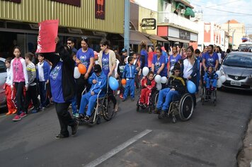 CAPS se une a APAE em caminhada da Semana Nacional da Pessoa com Deficiência Intelectual e Múltipla