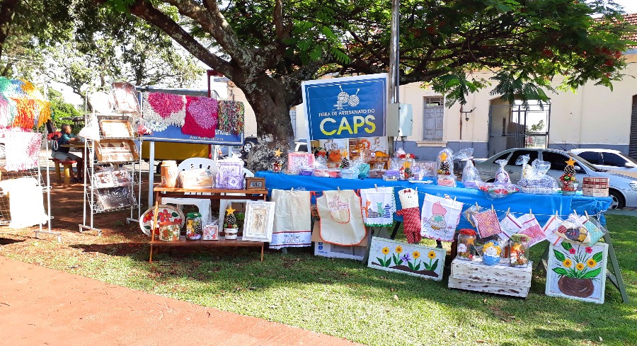 CAPS realiza exposição e venda de artesanatos em bazar